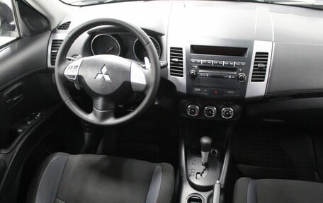Mitsubishi Outlander III рестайлинг 3, 2010 год, 950 000 рублей, 19 фотография
