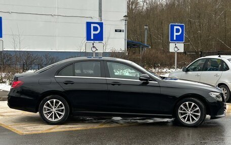 Mercedes-Benz E-Класс, 2019 год, 1 850 000 рублей, 4 фотография