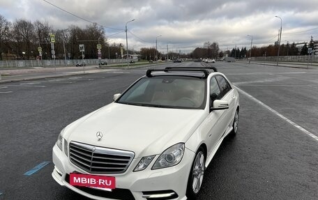 Mercedes-Benz E-Класс, 2011 год, 2 300 000 рублей, 2 фотография