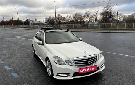 Mercedes-Benz E-Класс, 2011 год, 2 300 000 рублей, 3 фотография