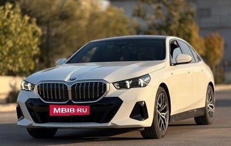 BMW 5 серия, 2023 год, 6 430 000 рублей, 1 фотография