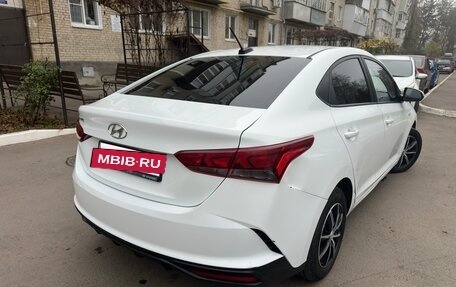 Hyundai Solaris II рестайлинг, 2020 год, 1 385 000 рублей, 2 фотография