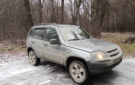 Chevrolet Niva I рестайлинг, 2011 год, 320 000 рублей, 2 фотография