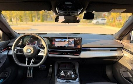 BMW 5 серия, 2023 год, 6 430 000 рублей, 6 фотография