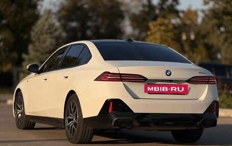 BMW 5 серия, 2023 год, 6 430 000 рублей, 3 фотография