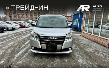 Toyota Noah III, 2014 год, 1 749 000 рублей, 3 фотография