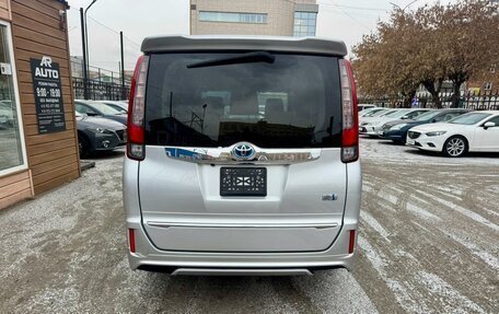 Toyota Noah III, 2014 год, 1 749 000 рублей, 8 фотография