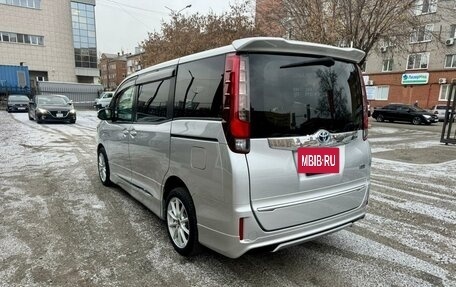 Toyota Noah III, 2014 год, 1 749 000 рублей, 7 фотография