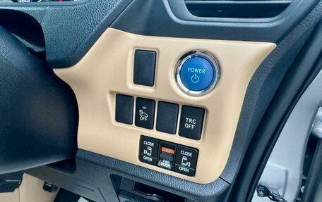 Toyota Noah III, 2014 год, 1 749 000 рублей, 16 фотография