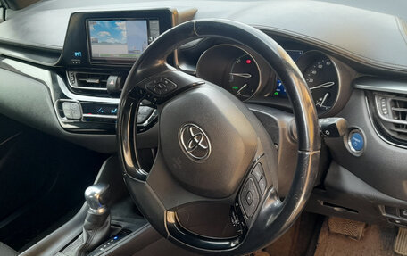 Toyota C-HR I рестайлинг, 2017 год, 1 920 000 рублей, 6 фотография