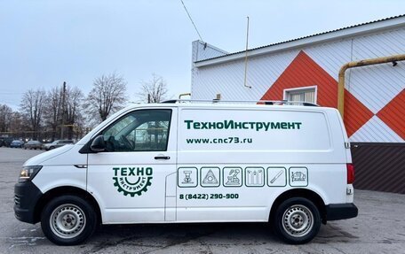 Volkswagen Transporter T6 рестайлинг, 2019 год, 2 100 000 рублей, 4 фотография