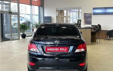 Hyundai Solaris II рестайлинг, 2013 год, 819 000 рублей, 5 фотография