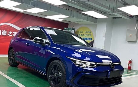 Volkswagen Golf VIII, 2021 год, 1 843 000 рублей, 2 фотография