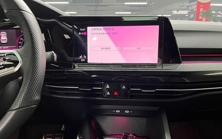 Volkswagen Golf VIII, 2021 год, 1 843 000 рублей, 11 фотография