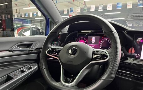 Volkswagen Golf VIII, 2021 год, 1 843 000 рублей, 12 фотография