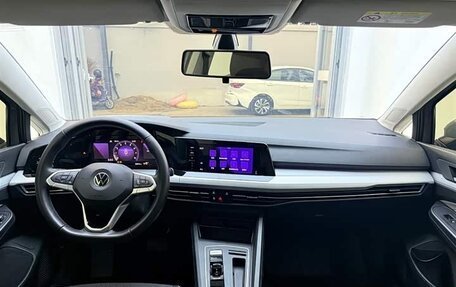 Volkswagen Golf VIII, 2021 год, 1 605 000 рублей, 10 фотография