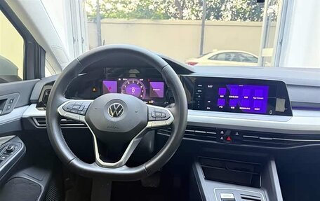 Volkswagen Golf VIII, 2021 год, 1 605 000 рублей, 13 фотография