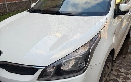 KIA Rio IV, 2018 год, 1 590 000 рублей, 3 фотография