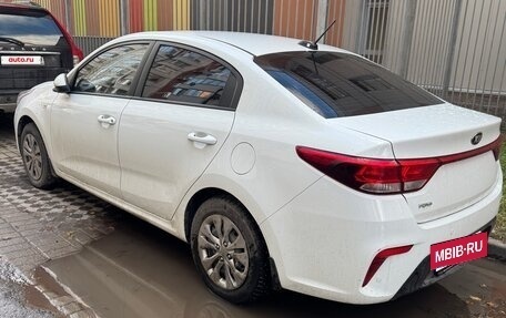 KIA Rio IV, 2018 год, 1 590 000 рублей, 6 фотография