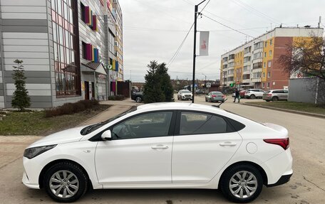 Hyundai Solaris II рестайлинг, 2021 год, 1 499 999 рублей, 2 фотография