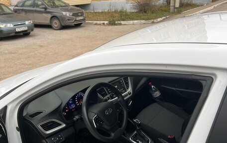 Hyundai Solaris II рестайлинг, 2021 год, 1 499 999 рублей, 13 фотография