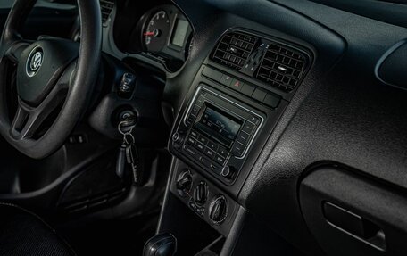 Volkswagen Polo VI (EU Market), 2018 год, 1 057 500 рублей, 21 фотография