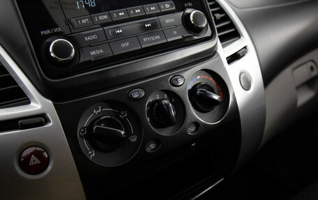 Mitsubishi Pajero Sport II рестайлинг, 2014 год, 1 499 000 рублей, 13 фотография