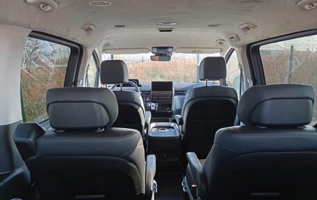 Hyundai Staria, 2022 год, 4 300 000 рублей, 17 фотография