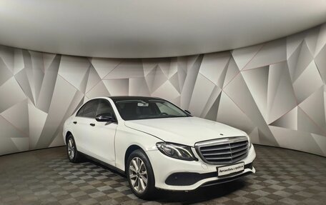 Mercedes-Benz E-Класс, 2019 год, 1 399 000 рублей, 2 фотография