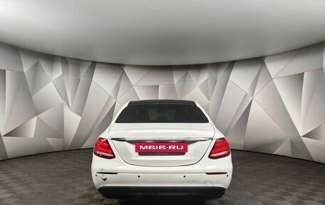 Mercedes-Benz E-Класс, 2019 год, 1 399 000 рублей, 6 фотография