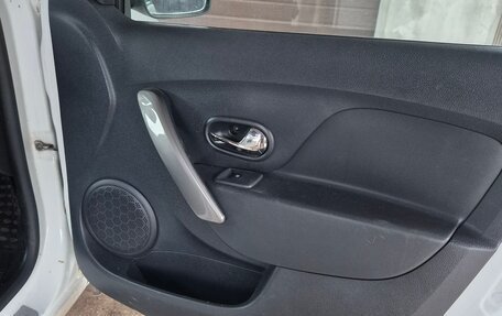 Renault Logan II, 2016 год, 670 000 рублей, 7 фотография