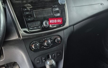 Renault Logan II, 2016 год, 670 000 рублей, 6 фотография