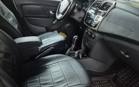 Renault Logan II, 2016 год, 670 000 рублей, 9 фотография