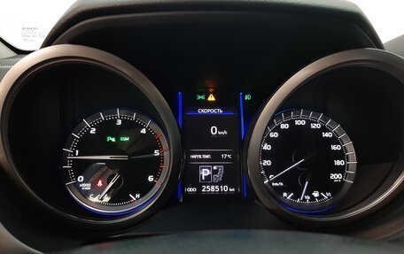 Toyota Land Cruiser Prado 150 рестайлинг 2, 2015 год, 3 250 000 рублей, 8 фотография