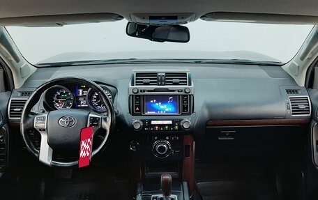 Toyota Land Cruiser Prado 150 рестайлинг 2, 2015 год, 3 250 000 рублей, 9 фотография