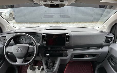 Opel Vivaro, 2021 год, 2 290 000 рублей, 13 фотография