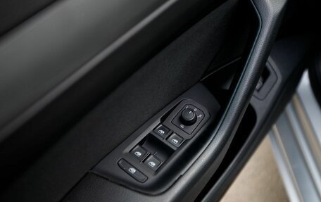 Volkswagen Passat B8 рестайлинг, 2017 год, 1 590 000 рублей, 10 фотография