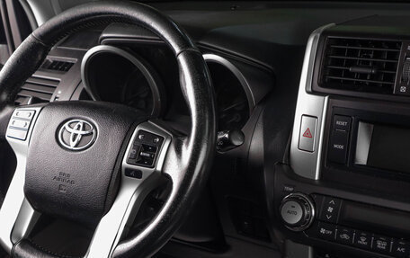 Toyota Land Cruiser Prado 150 рестайлинг 2, 2010 год, 2 929 000 рублей, 12 фотография