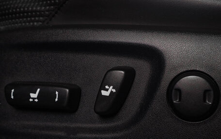 Toyota Land Cruiser Prado 150 рестайлинг 2, 2010 год, 2 929 000 рублей, 22 фотография