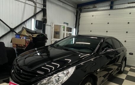 Hyundai Sonata VI, 2011 год, 970 000 рублей, 2 фотография