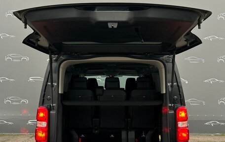 Peugeot Traveller I, 2019 год, 2 992 700 рублей, 18 фотография