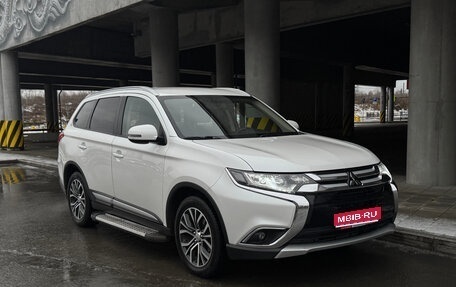 Mitsubishi Outlander III рестайлинг 3, 2017 год, 2 270 000 рублей, 1 фотография