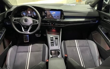 Volkswagen Golf VIII, 2022 год, 2 230 000 рублей, 11 фотография