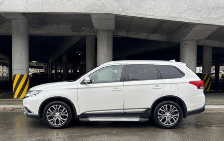 Mitsubishi Outlander III рестайлинг 3, 2017 год, 2 270 000 рублей, 5 фотография