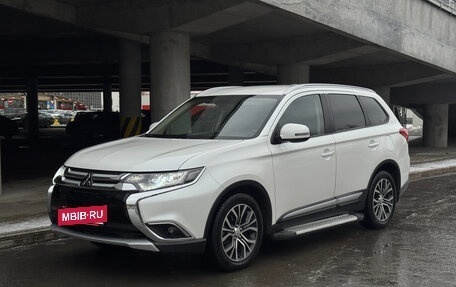 Mitsubishi Outlander III рестайлинг 3, 2017 год, 2 270 000 рублей, 4 фотография