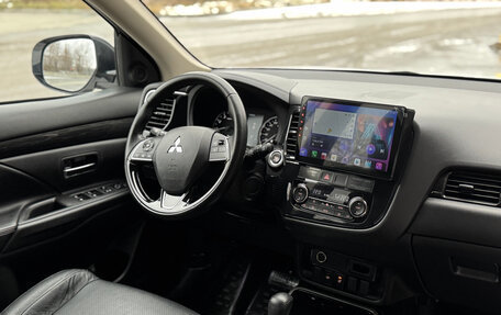 Mitsubishi Outlander III рестайлинг 3, 2017 год, 2 270 000 рублей, 10 фотография