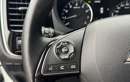 Mitsubishi Outlander III рестайлинг 3, 2017 год, 2 270 000 рублей, 16 фотография