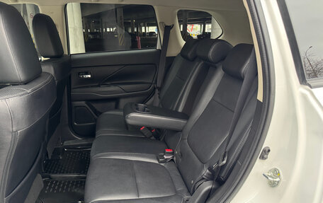 Mitsubishi Outlander III рестайлинг 3, 2017 год, 2 270 000 рублей, 28 фотография