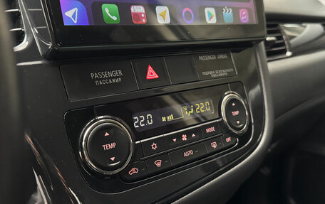 Mitsubishi Outlander III рестайлинг 3, 2017 год, 2 270 000 рублей, 21 фотография