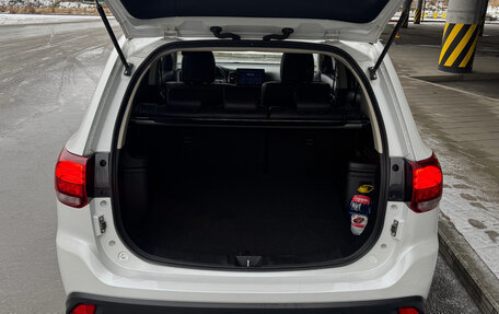 Mitsubishi Outlander III рестайлинг 3, 2017 год, 2 270 000 рублей, 30 фотография